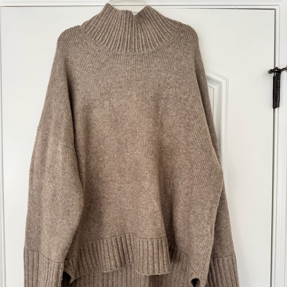 Abercrombie & Fitch Taupe Turtleneck Sweater